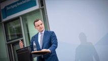 Corona-Krise: Jens Spahn stellt sich der Kritik an der Impf-Kampagne