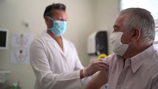 Corona trotz Impfung? Warum das möglich ist