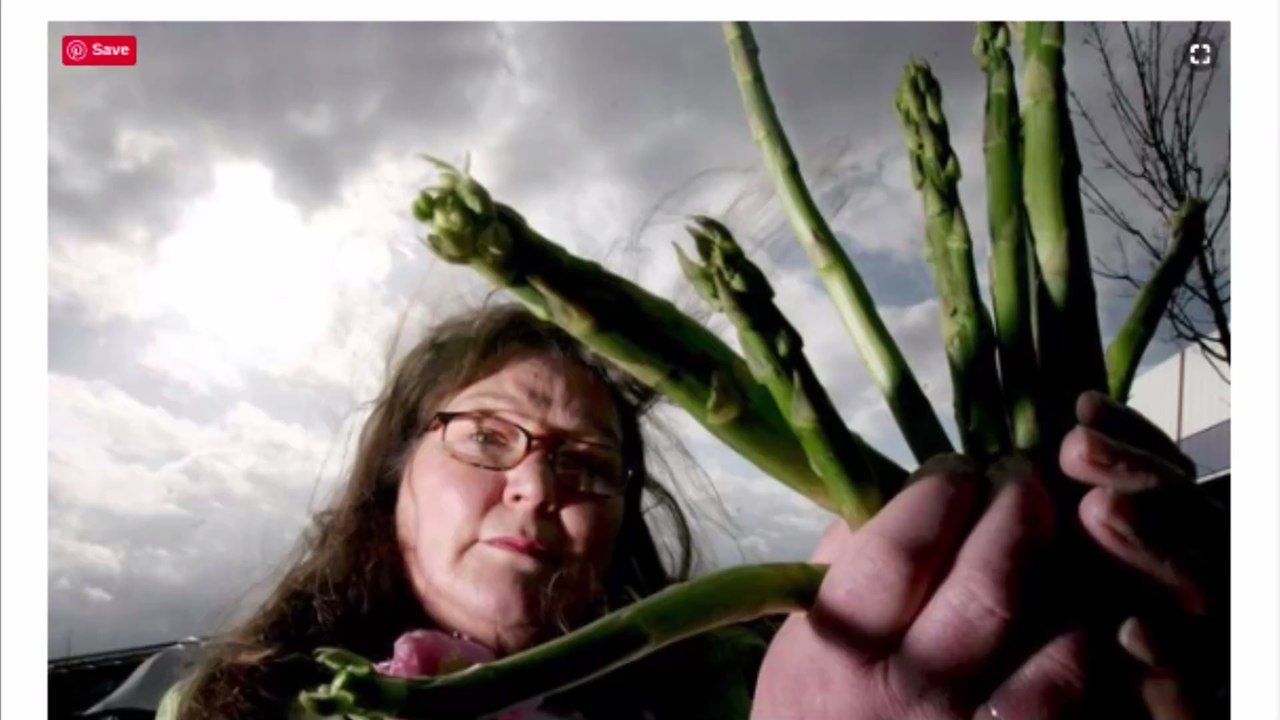 Kristallkugel, Kaffesatz, adieu: Diese Frau kann dank Spargel in die Zukunft sehen und verrät, was uns 2021 erwartet
