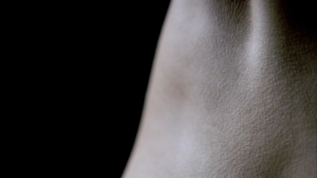 Sexy, hexy: Dieser neue Pullover-Trend macht dich zum Blickfang