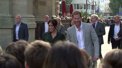 Meghan "zum Schweigen gebracht"? Royal-Experte sicher: "Die Queen ist kein Mafia-Boss!"