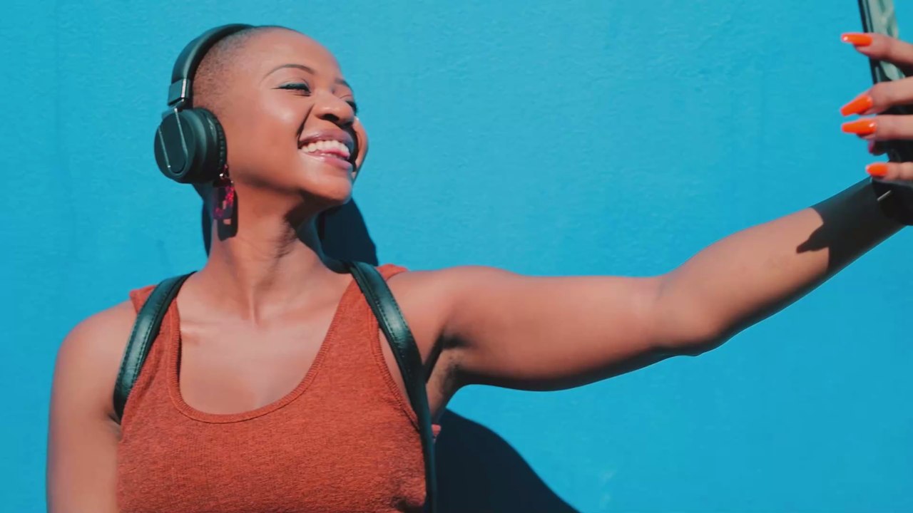 Dein perfektes Selfie: Mit diesen 5 Apps bearbeiten auch Influencer ihre Fotos für Instagram und Co.