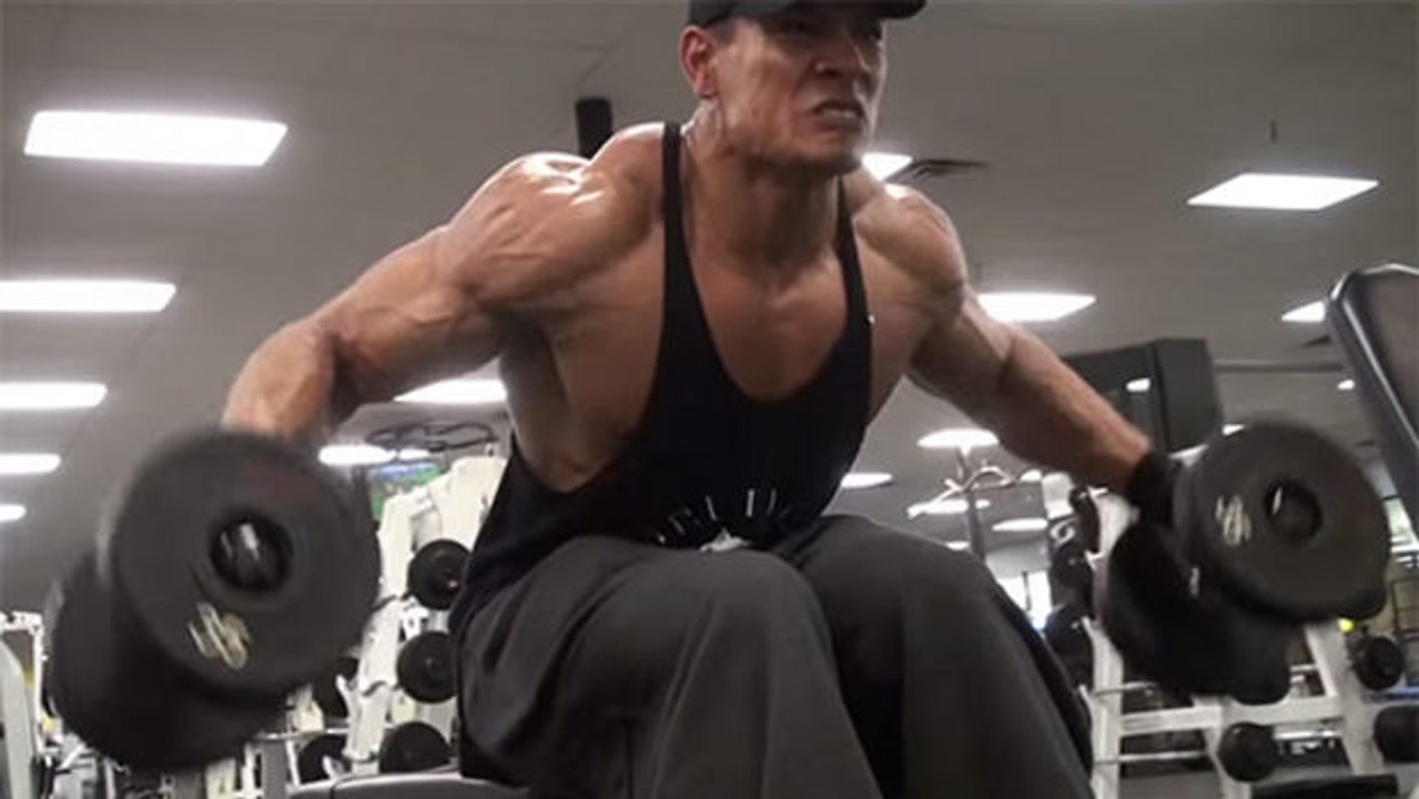 Bodybuilding: Das Schultern- und Trizepstraining von Charles Fuller