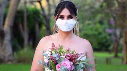 Indisches Paar will Hochzeit trotz Corona nicht aufschieben und heiratet im Schutzanzug