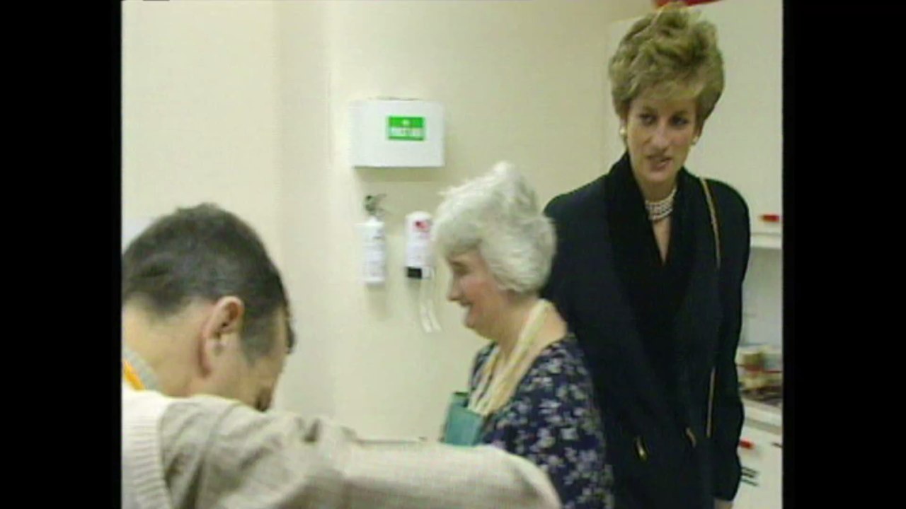 Ehrentafel für Lady Di: Dort hat sie gewohnt, bevor sie Prinz Charles geheiratet hat