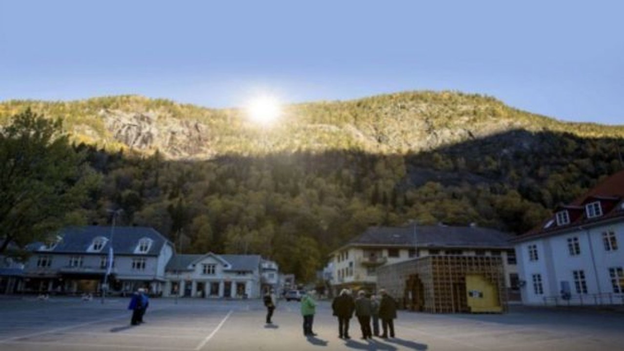 Eigenes Sonnenlicht. Ein norwegisches Dorf installiert riesige Spiegel für etwas Tageslicht.