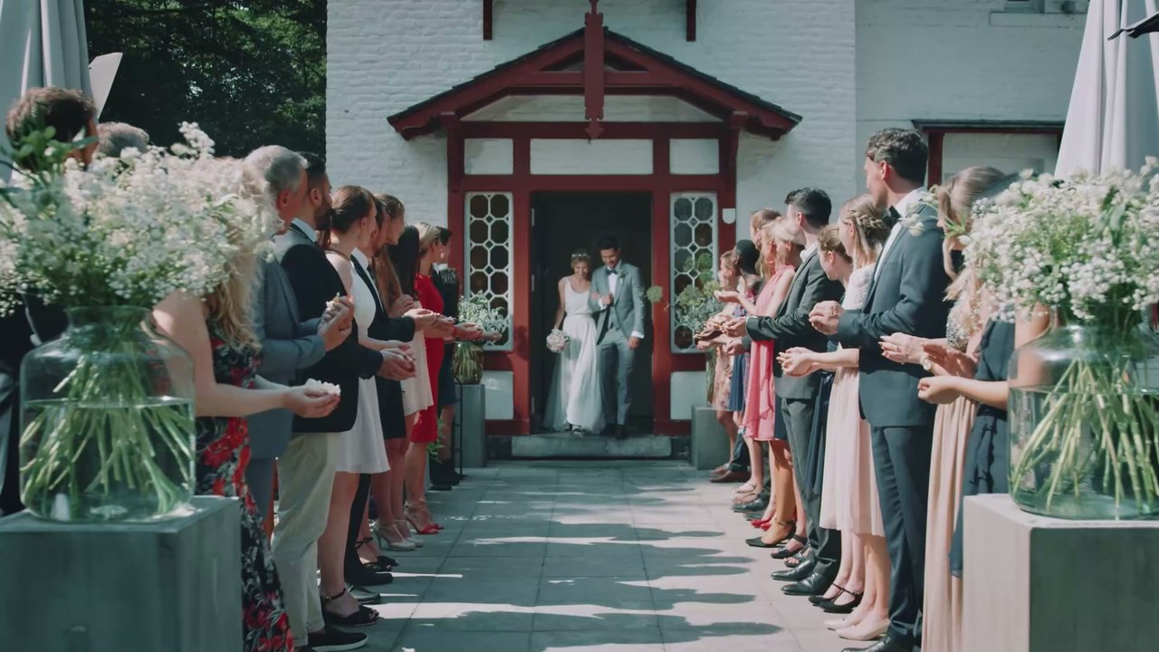 Frau heiratet ihren Ehemann ein zweites Mal, weil er ihre Hochzeit vergessen hat