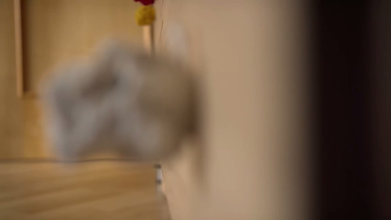 Diesen gruseligen Fund macht eine junge Frau in der Schublade ihres Secondhand-Nachttisches