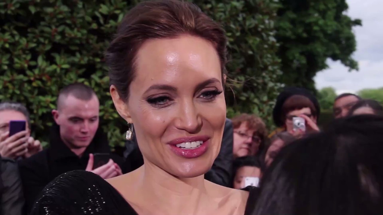 Angelina Jolie: Freund packt über Maddox' Adoption aus