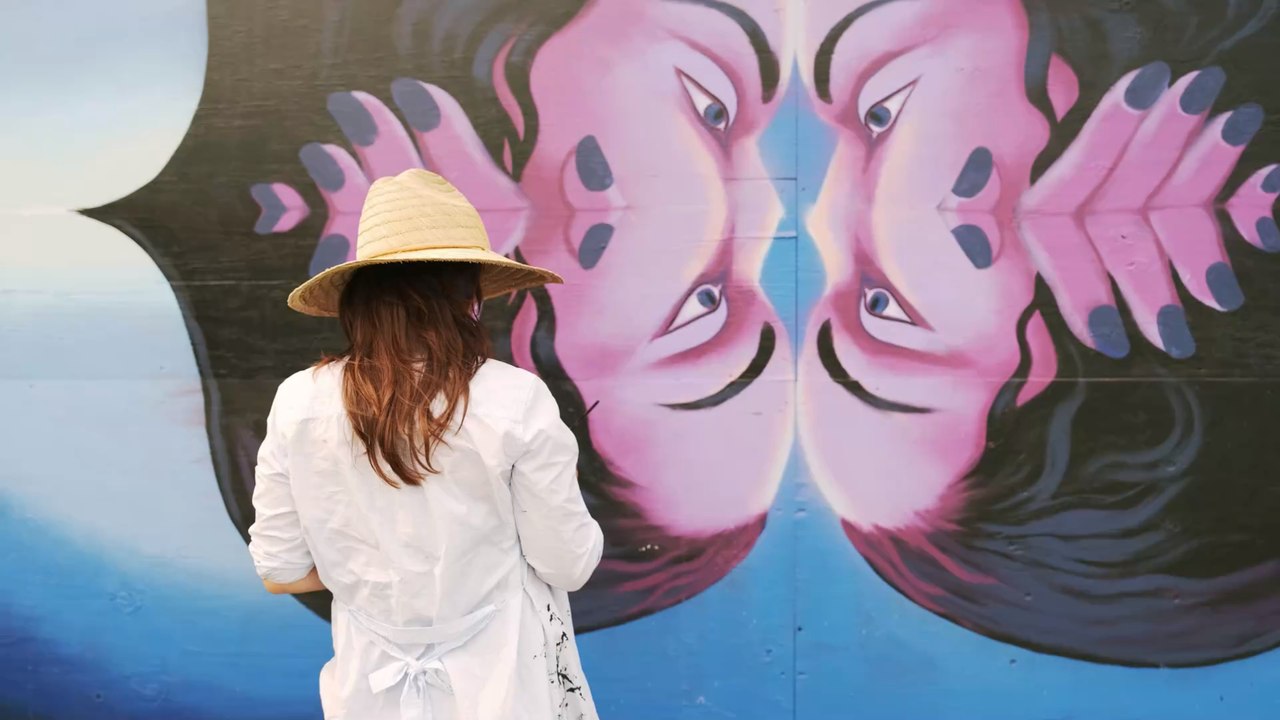 Abstract Nails: Auf Instagram trägt man jetzt Kunst auf den Nägeln