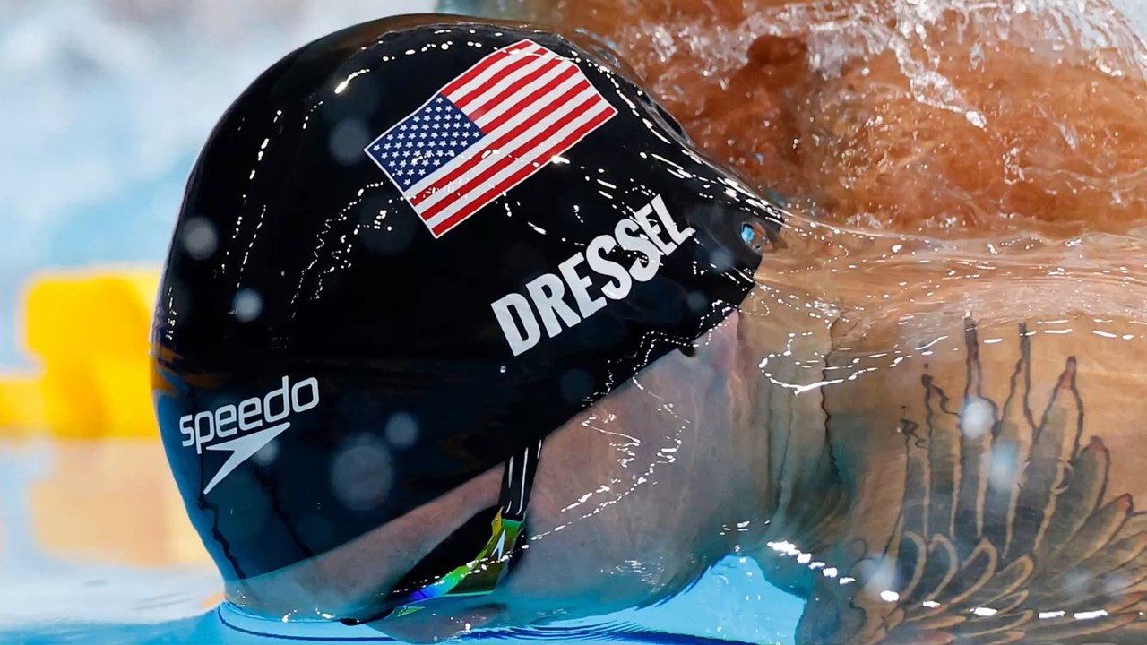 Konkurrenz aus der eigenen Familie: Labrador schwimmt gegen 7-fachen olympischen Goldmedaillengewinner