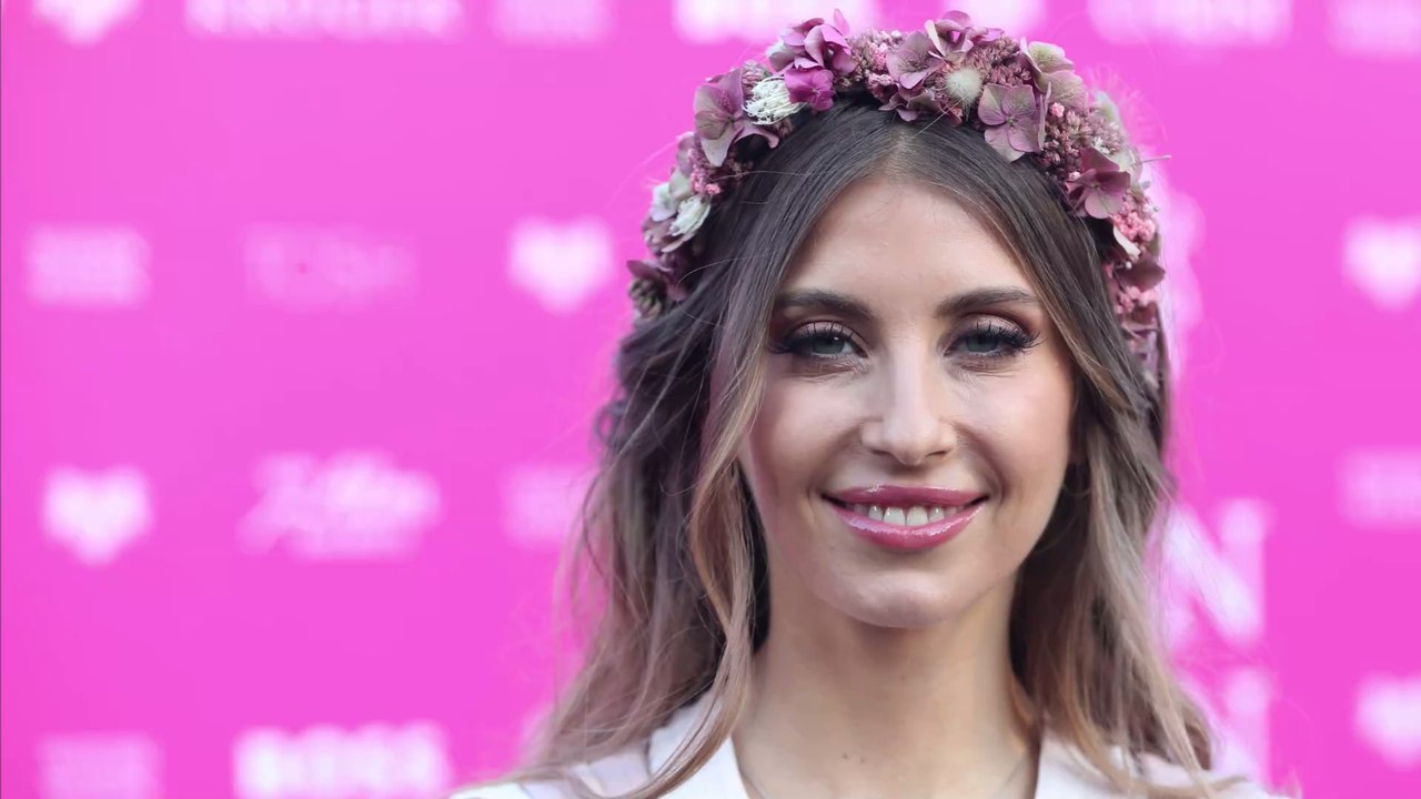 Liebesgerüchte bei Cathy Hummels: Sie trägt ihre Dirndlschleife rechts