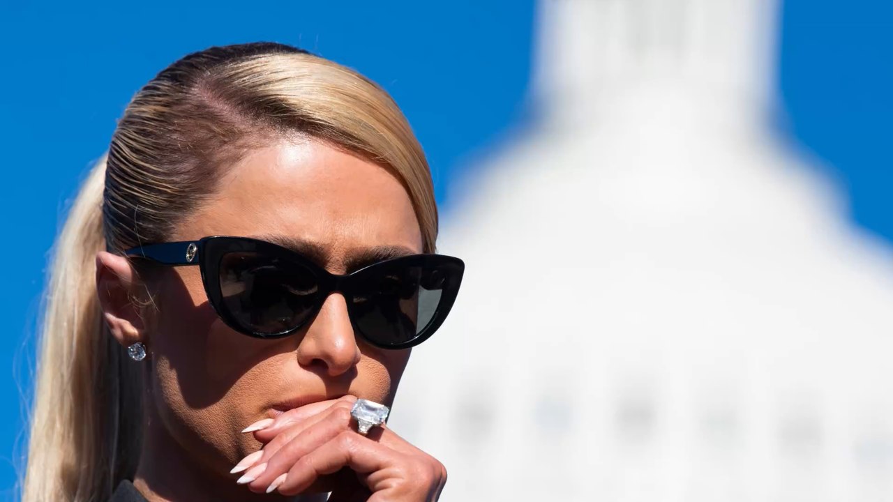 'Ich werde nicht länger schweigen': Paris Hilton spricht über ihre schlimme Zeit im Internat