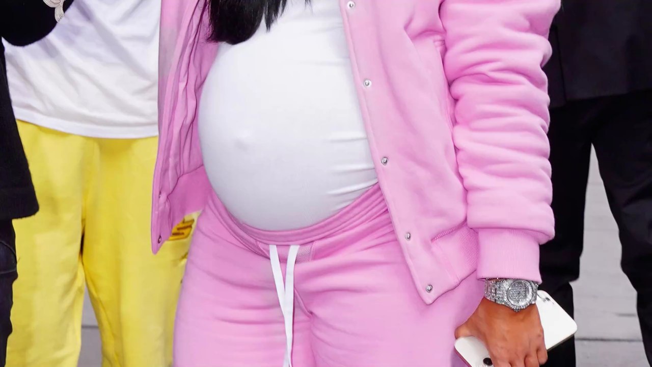 Cardi B über ihren After-Baby-Body: 'Meine Haut ist immer noch schlaff'