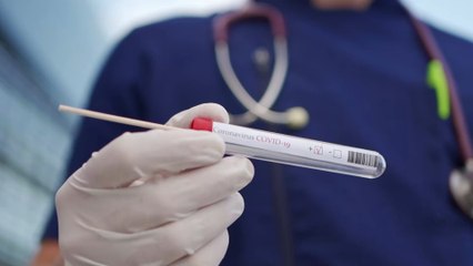 Omikron: Südafrikanische Ärztin erklärt bisher aufgetretenen Symptome
