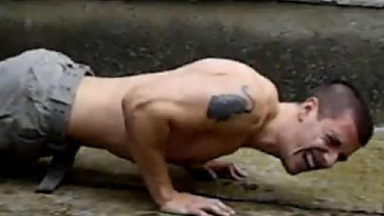 Pyramid Push Ups: Eine der härtesten Übungen für euer Krafttraining