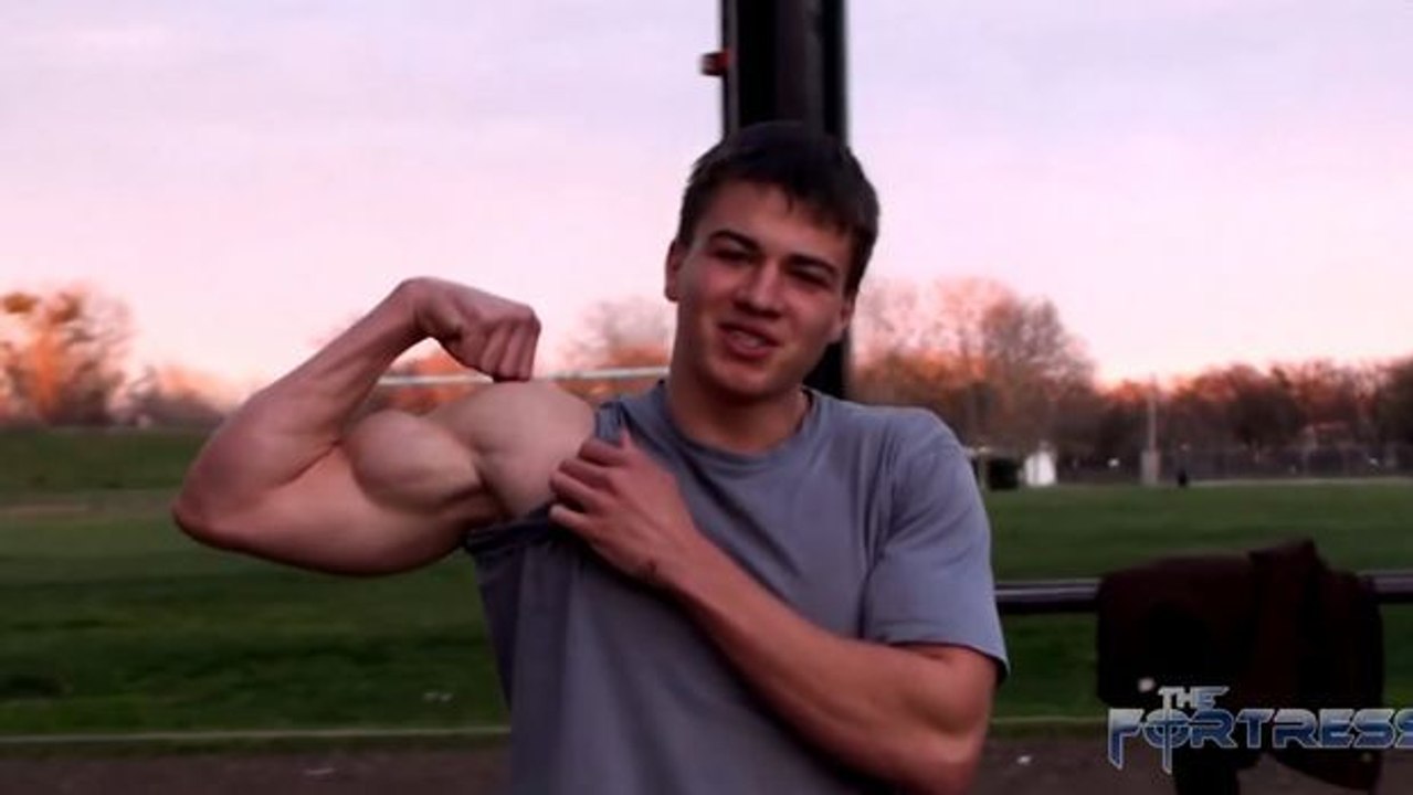 Die drei wirksamsten Übungen für einen stahlharten Bizeps