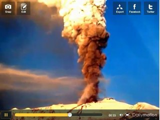 Une colonne de cendres a jailli du cratère de l'Etna