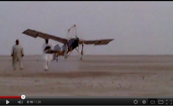 Un Afghan met au point des drones légers et pacifiques