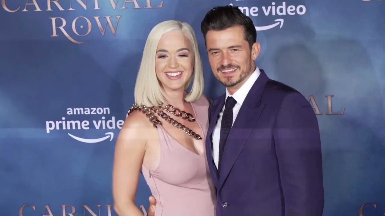 Skurriler Liebesbeweis: Katy Perry lässt sich von Orlando Bloom füttern (Video)