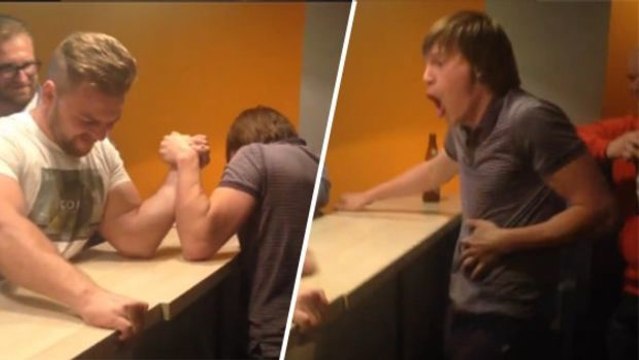 Nichts für schwache Nerven! Eine schreckliche Verletzung beim Armdrücken