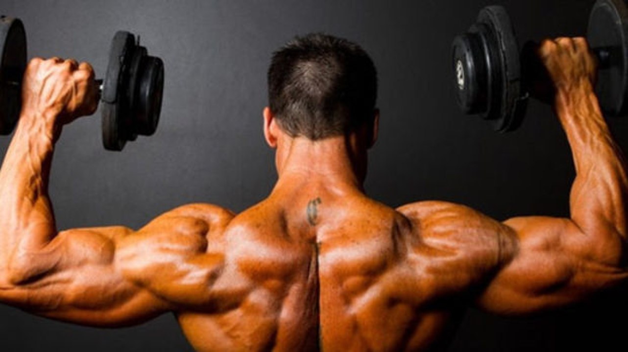 Ein spezielles Workout für muskulösere Schultern und Rücken