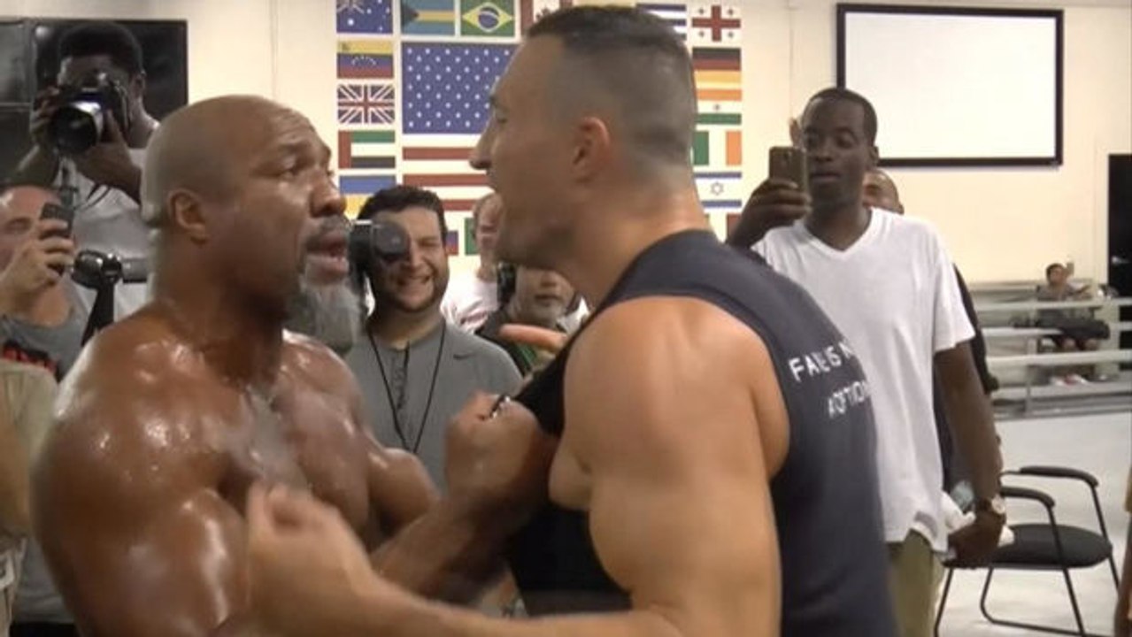 Wladimir Klitschko und Shannon Briggs provozieren sich beim Training