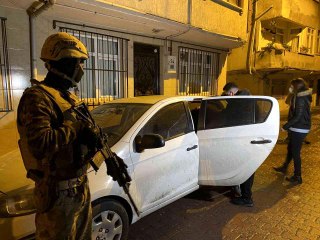 Son dakika haber... İstanbul'da helikopter destekli uyuşturucu operasyonu gerçekleştirildi