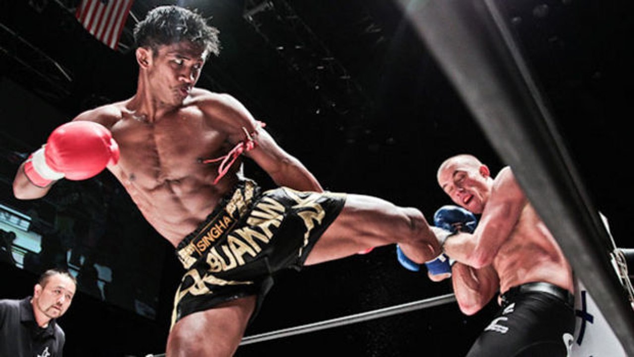Buakaw Banchamek und seine verblüffenden Tritte mitten im Training