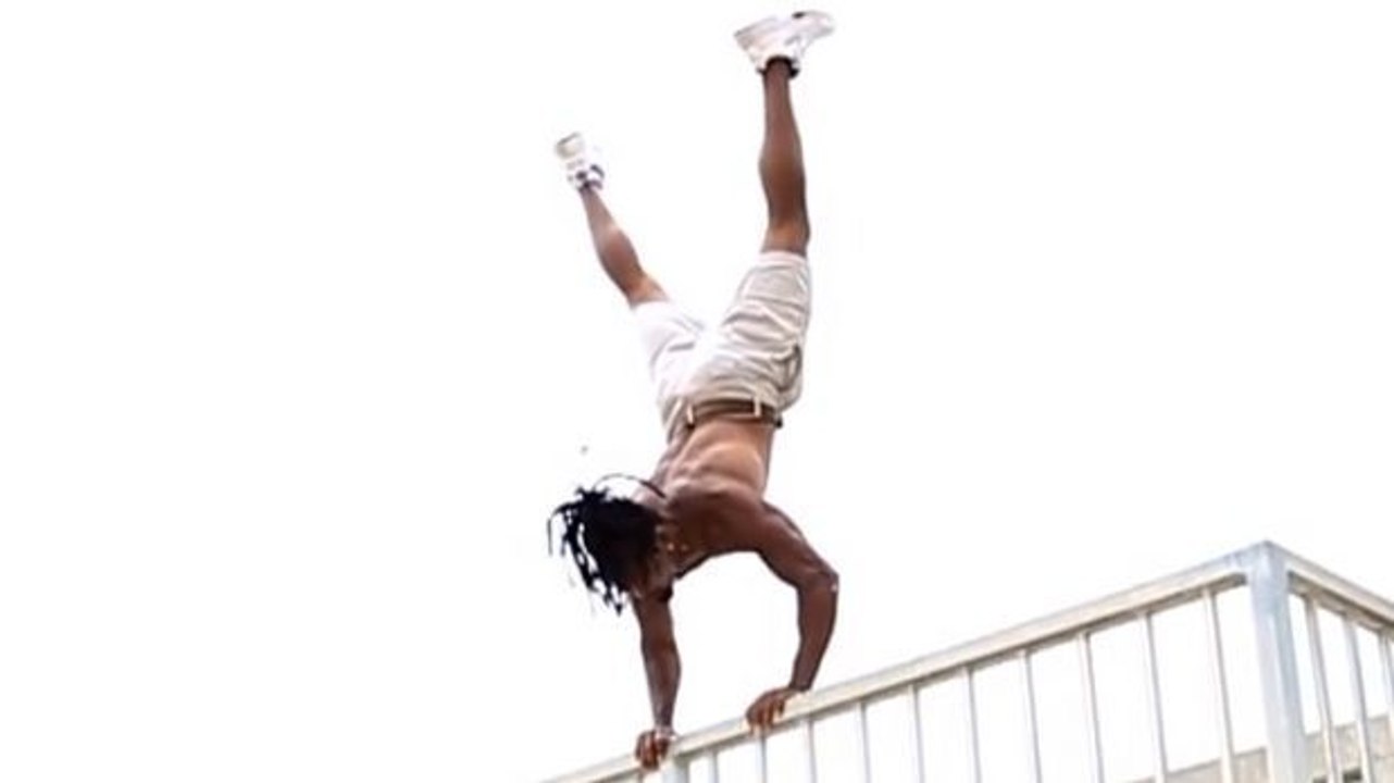 Eine unschlagbare Technik für Liegestütze aus dem Handstand