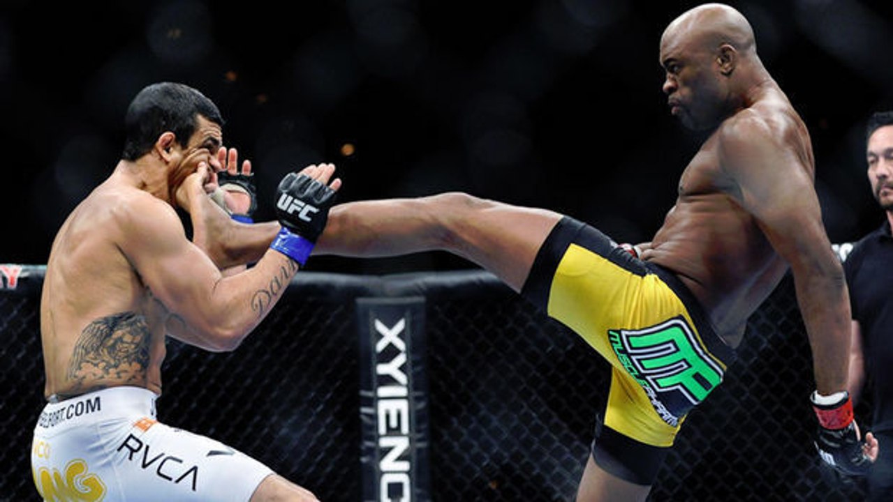 UFC 126: Anderson Silvas unfassbarer Front-Kick haut Vitor Belfort K.O.!