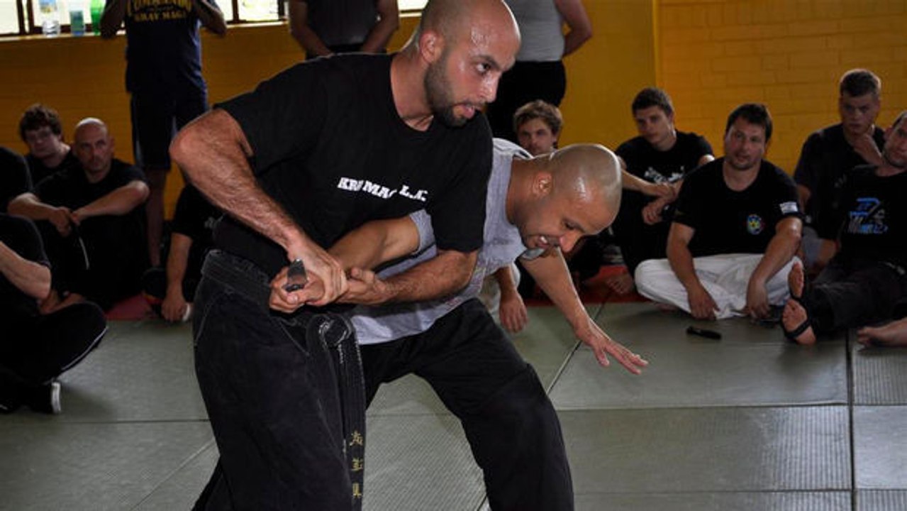 Eine sehr intensive krav maga session mit roy elghanayan