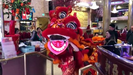 Warga Amerika Keturunan Asia Rayakan Imlek Dengan Cara Sederhana