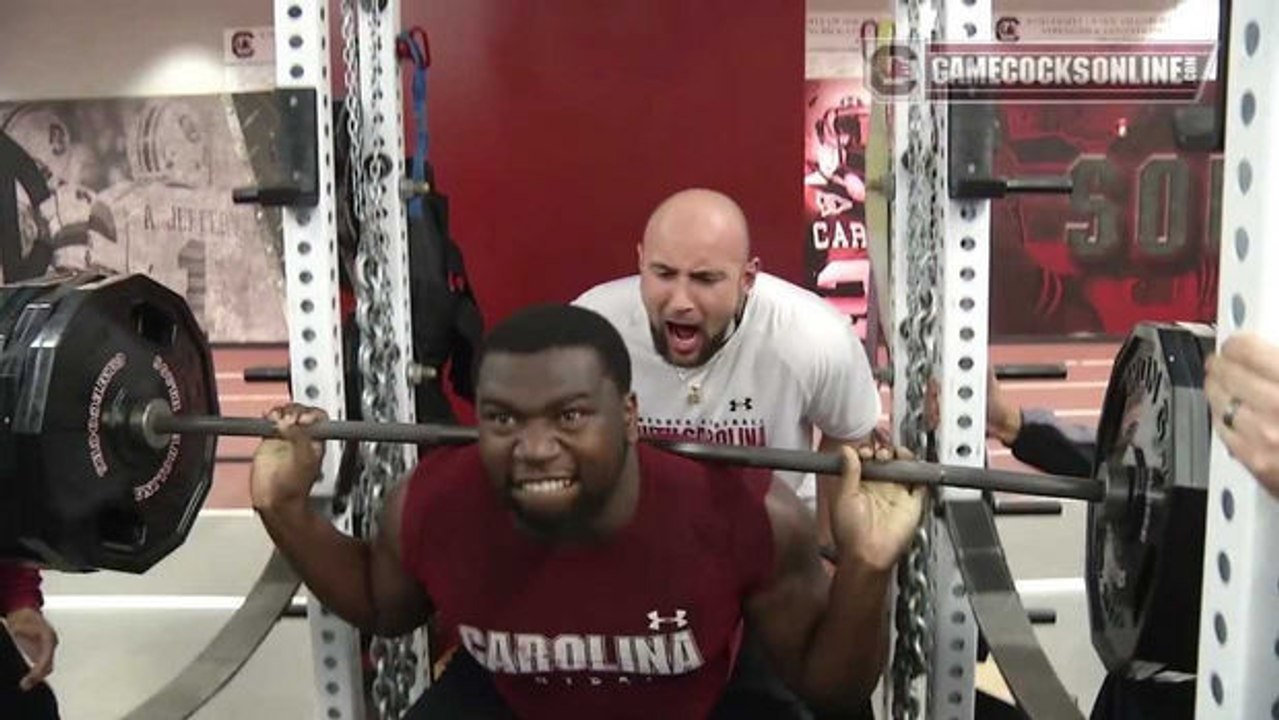 Das monströse Training der American-Football-Spieler von South Carolina
