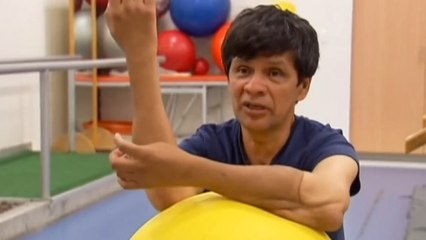 Un Mexicain amputé des bras retrouve ses capacités grâce à une double greffe