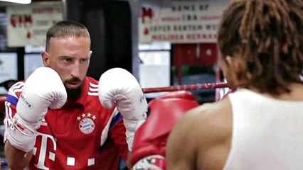Wenn Franck Ribery Boxen ausprobiert...