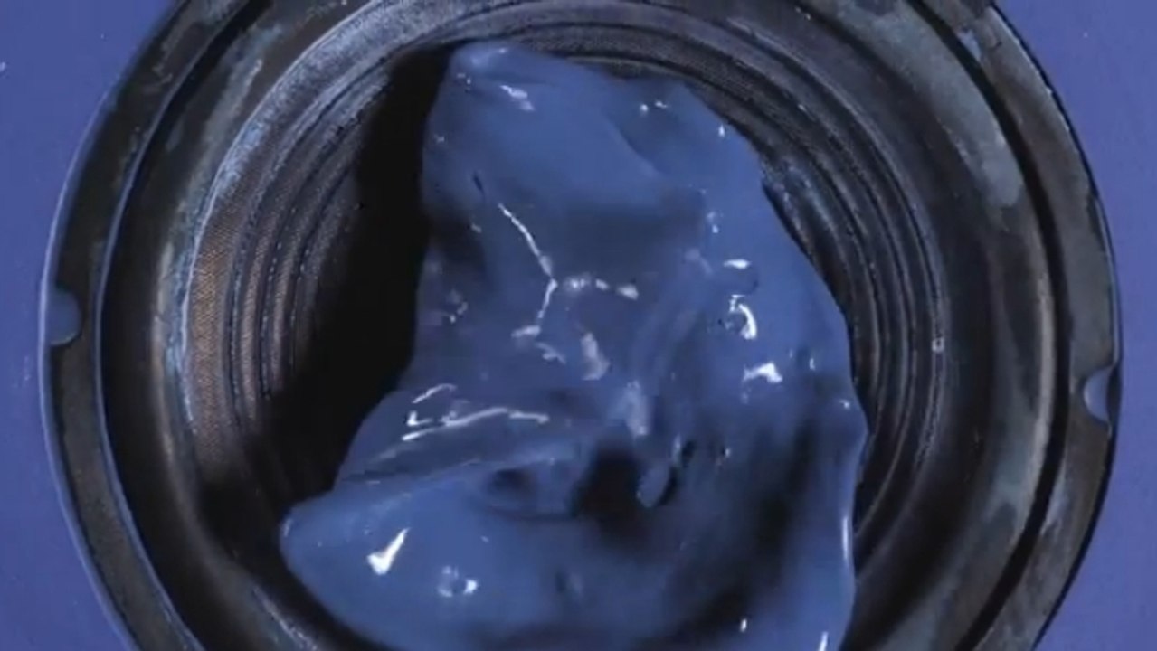 Les étonnantes propriétés des fluides non newtoniens illustrées dans un clip vidéo