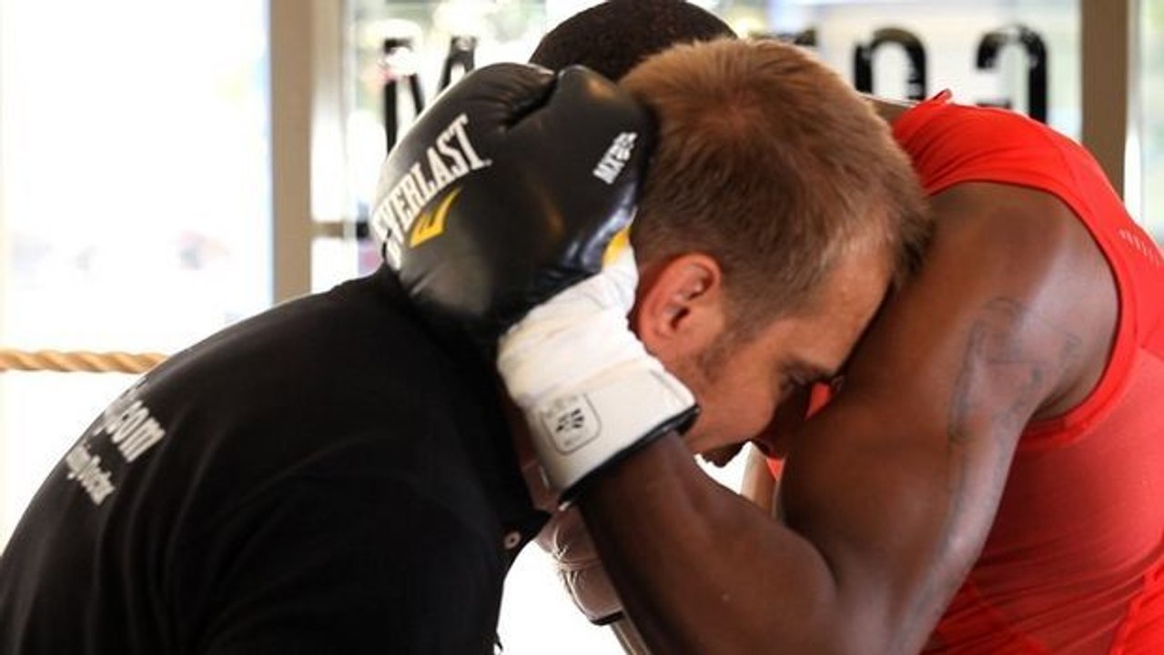 Boxen: Zwei Verteidigungstechniken, die Sie in jeder Situation anwenden können