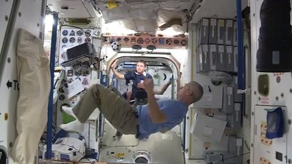 L'ISS fête le lancement de la Coupe du Monde avec une partie de foot en apesanteur