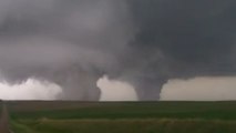 D'impressionnantes tornades jumelles filmées dans le Nebraska