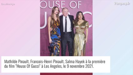 Salma Hayek sublime : Elle enlève le maquillage et sort le maillot de bain !