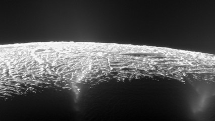 Cassini perce les secrets des geysers d'Encelade, la lune de Saturne