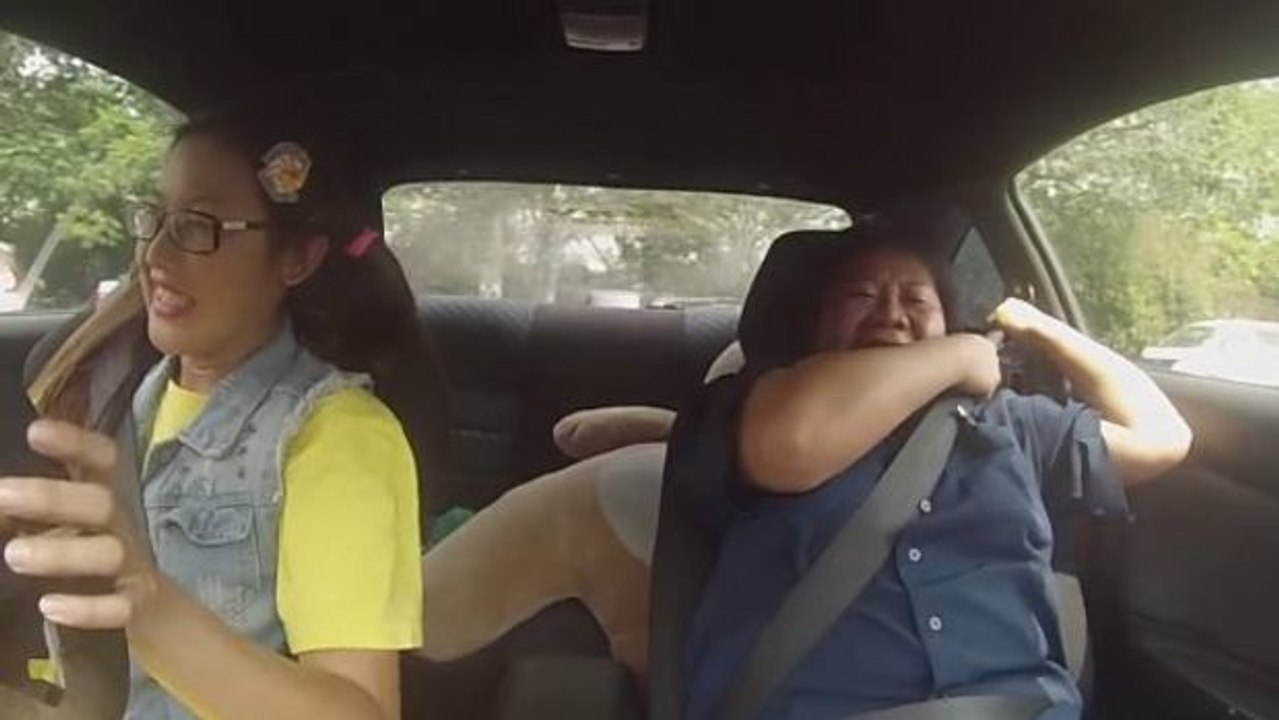 Sie jagt ihren Fahrlehrern eine Riesenangst ein!