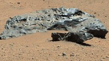 Curiosity déniche une énorme météorite sur Mars