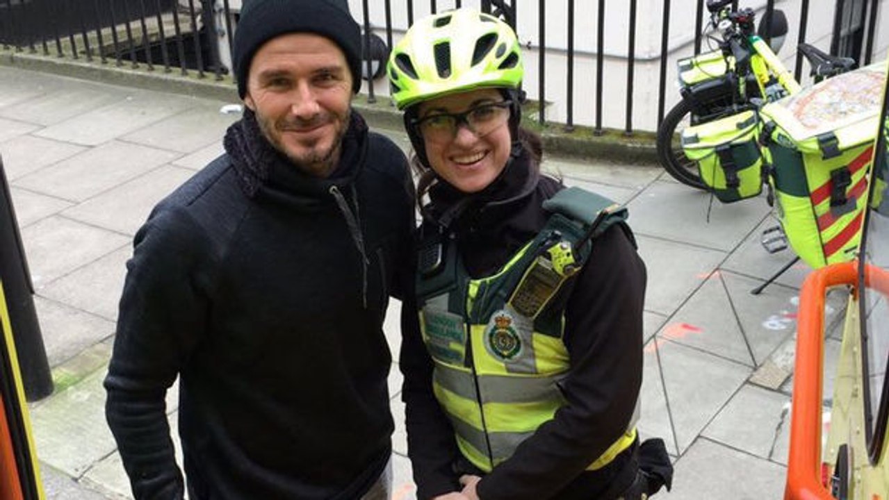 David Beckham spielt den Helden auf den Straßen von London