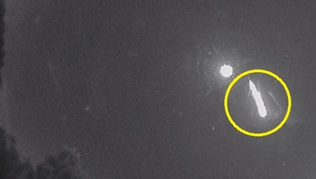 Une boule de feu traverse le ciel dans le sud de la France