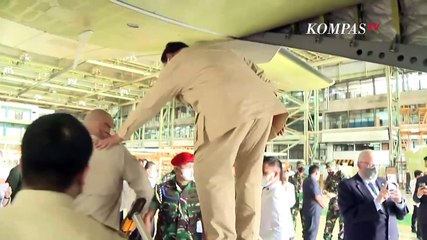 Diperintah Jokowi, Prabowo ke Bandung Kembangkan Industri Pesawat CN235