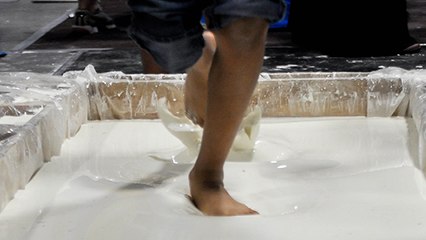 Mi-solide, mi-liquide : fabriquez chez vous un fluide extraordinaire