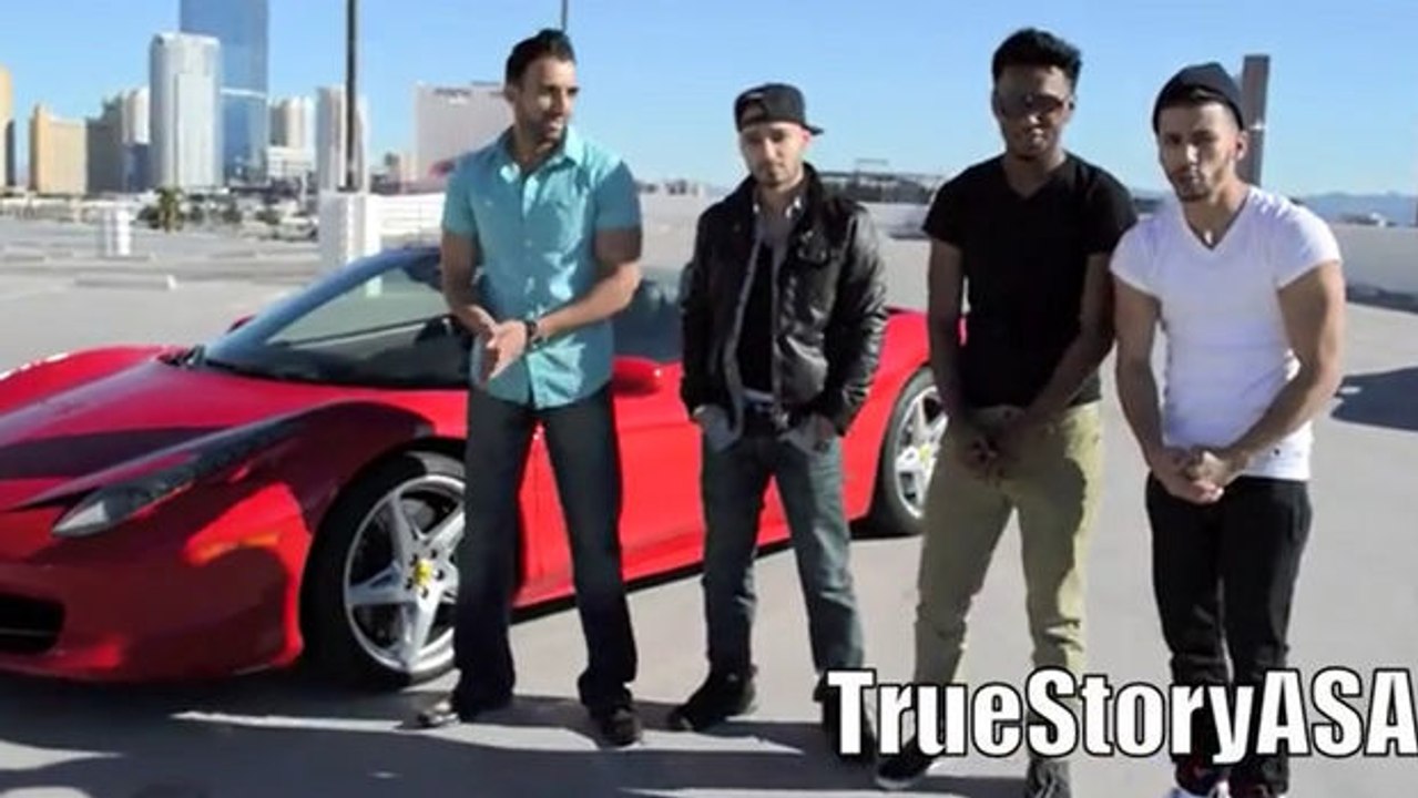 Er spricht Frauen im Ferrari an, um ihre Reaktionen zu sehen