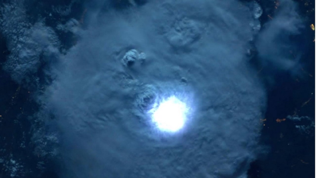 Un astronaute immortalise un orage et des éclairs depuis l'espace